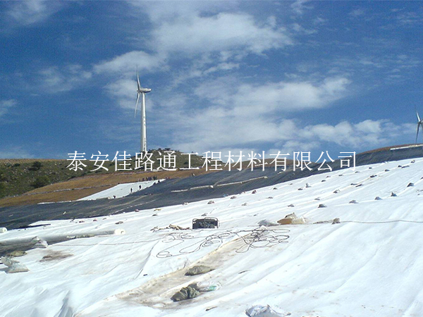 水產(chǎn)養(yǎng)殖防滲膜施工流程：高效保障水質(zhì)與養(yǎng)殖效益