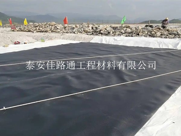 防滲膜:多土壤環(huán)境下的防水守護(hù)者 防滲膜:多土壤環(huán)境下的防水守護(hù)者